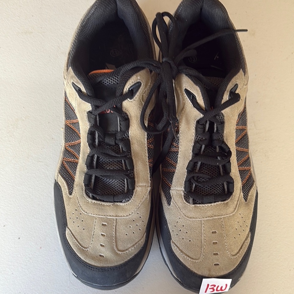Stylish Black and Tan Athletic Shoes for Men